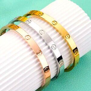 AVAILABLE IN GOLD OR WHITE  GOLD DIP Beautiful QUALITY NO ROSE GOLD HALF PRICE